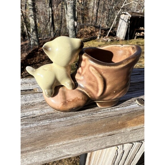 Vintage Enesco Siamese Kitten on an old Brown Boot Planter Made in Japan - Picture 2 of 7